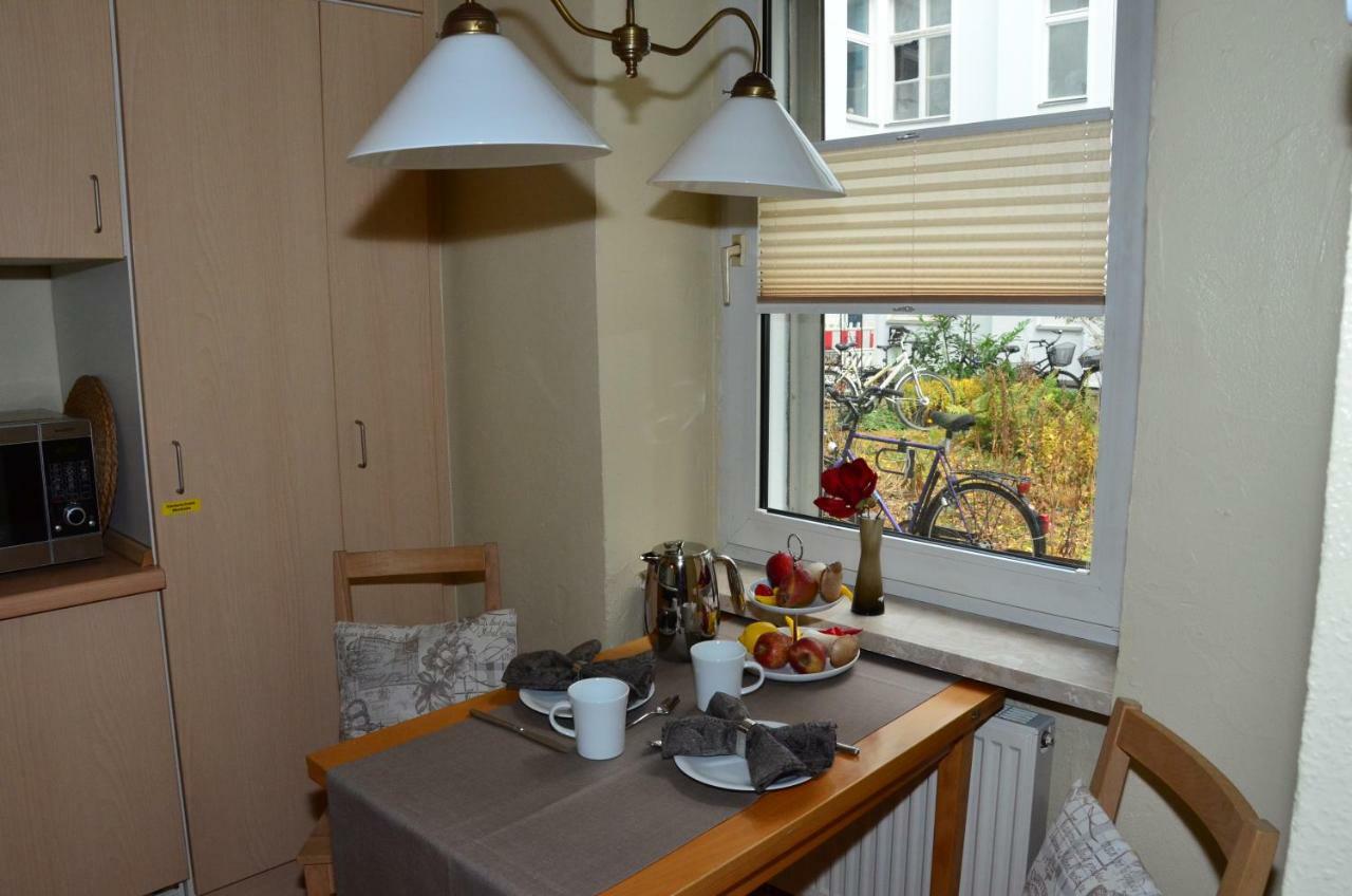 Zentral Gelegen - Stilvolles Appartment In Moabit Berlin Exteriör bild