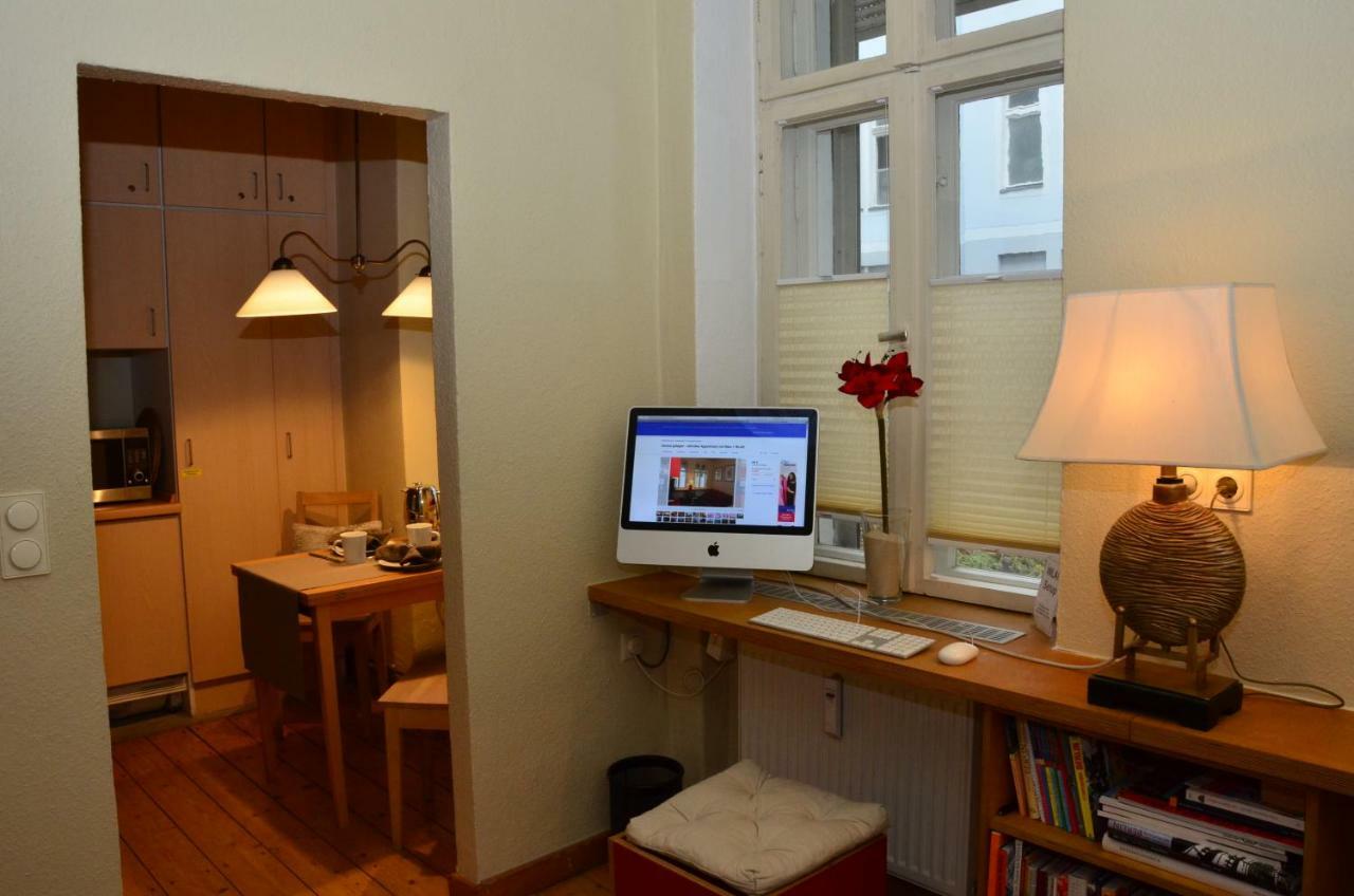 Zentral Gelegen - Stilvolles Appartment In Moabit Berlin Exteriör bild