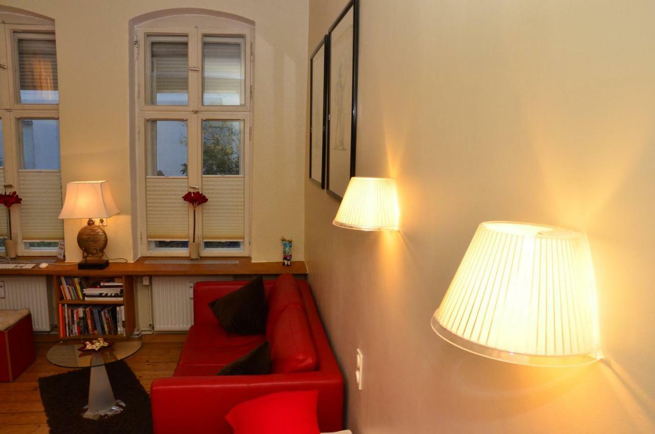 Zentral Gelegen - Stilvolles Appartment In Moabit Berlin Exteriör bild